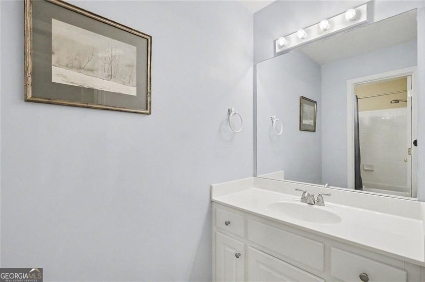 Seller to pay $5,000 toward Closing Cost. TRADITIONAL BRICK HOME - photo 31