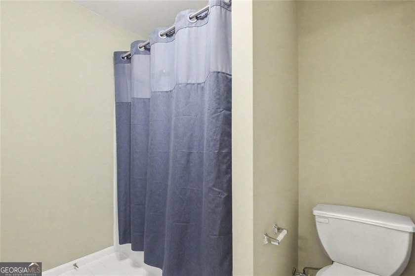 Seller to pay $5,000 toward Closing Cost. TRADITIONAL BRICK HOME - photo 32