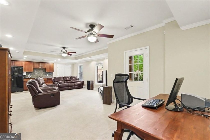 Seller to pay $5,000 toward Closing Cost. TRADITIONAL BRICK HOME - photo 36