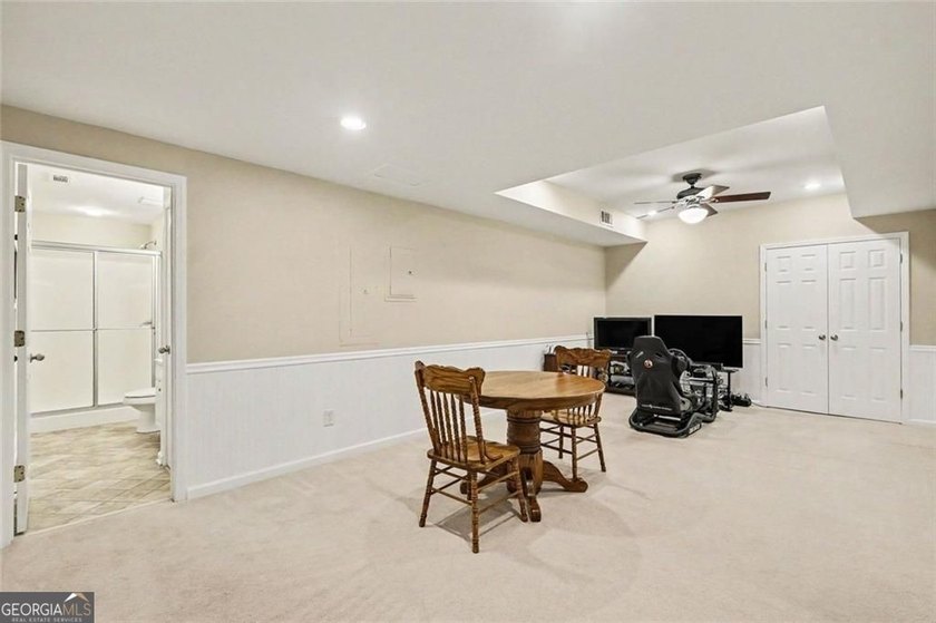 Seller to pay $5,000 toward Closing Cost. TRADITIONAL BRICK HOME - photo 40