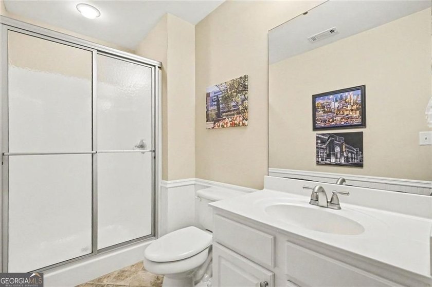 Seller to pay $5,000 toward Closing Cost. TRADITIONAL BRICK HOME - photo 41