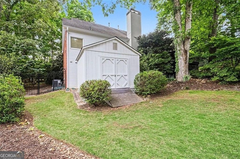 Seller to pay $5,000 toward Closing Cost. TRADITIONAL BRICK HOME - photo 47