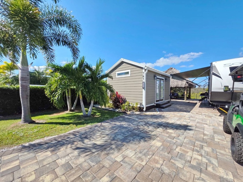 Silver Palms 5-Star RV Resort This magnificent lot is perfectly - photo 2
