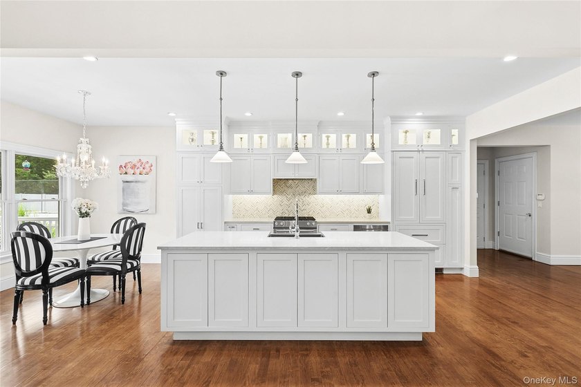 Welcome to the epitome of elegance and comfort at 3470 N Bayview - photo 4