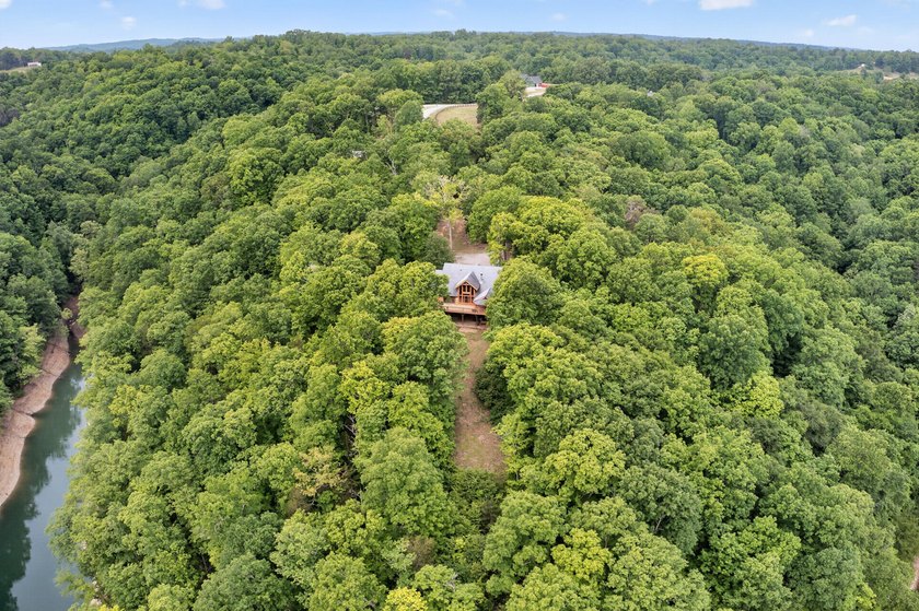 Welcome to the *Perfect Shade of Green* Home - a stunning - photo 50