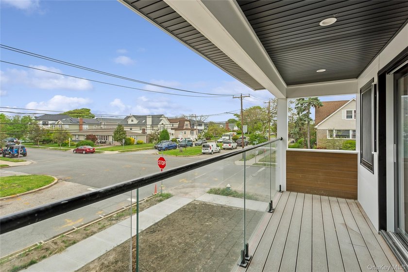 Stunning New Construction - Contemporary Coastal Living - photo 4