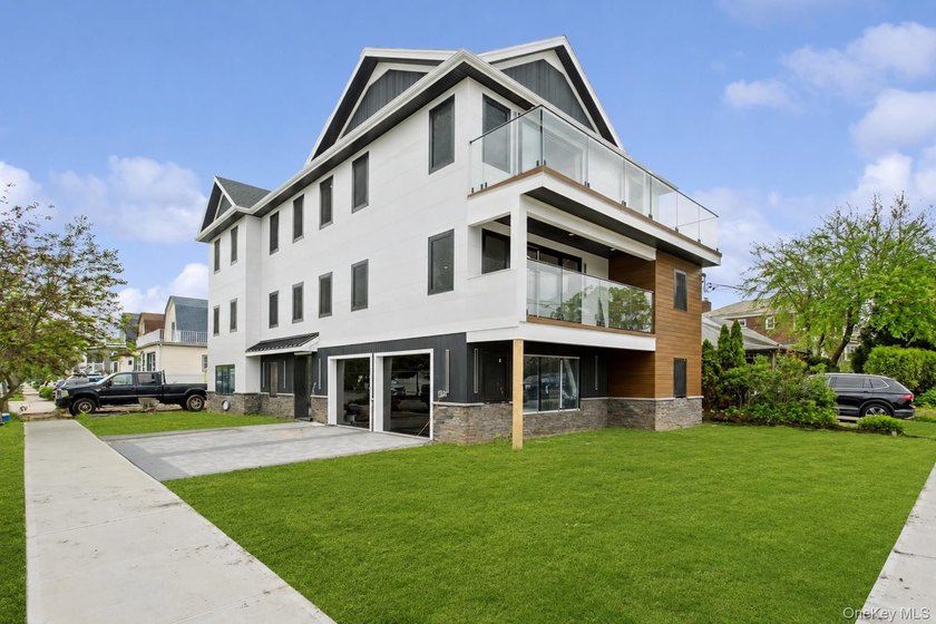 Stunning New Construction - Contemporary Coastal Living - photo 8