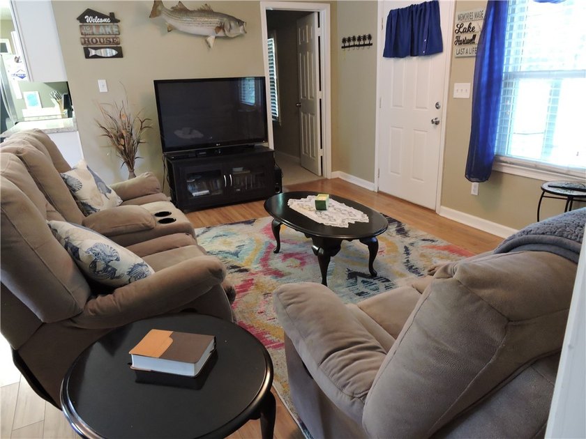 A must-see for those looking for a Move-In Ready, Updated, SOLD - photo 7