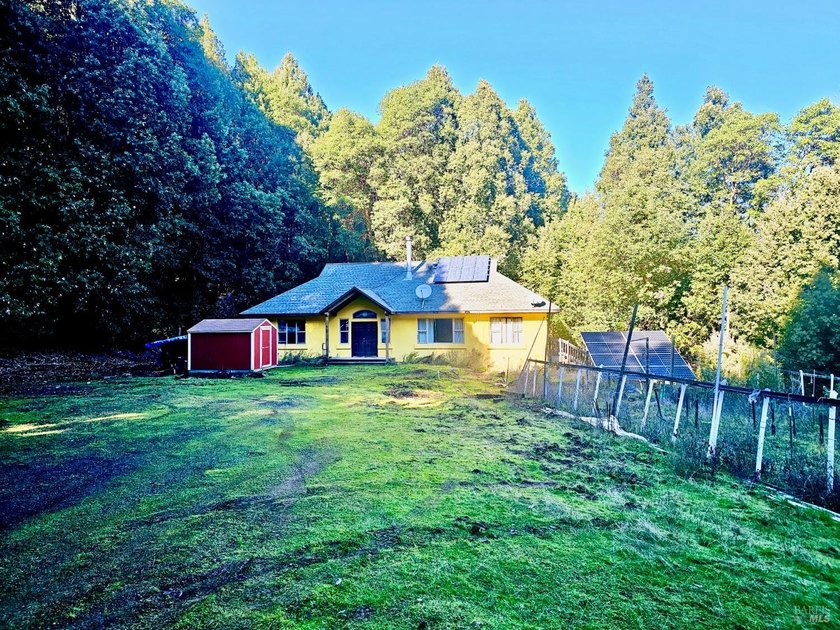 This country gem is priced to sell! Three Bedroom two bathroom - photo 2