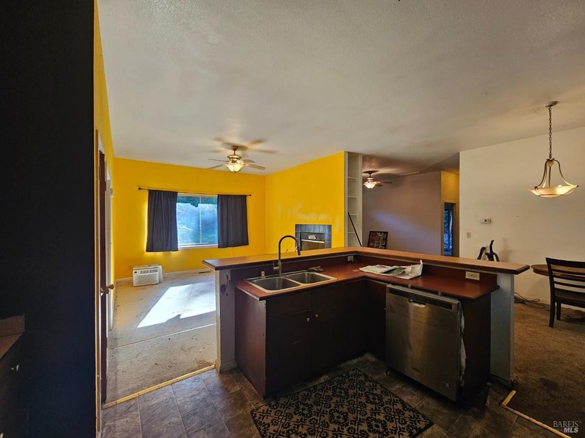 This country gem is priced to sell! Three Bedroom two bathroom - photo 7
