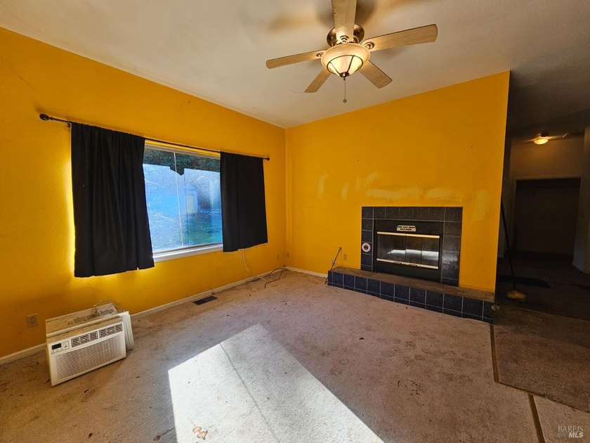 This country gem is priced to sell! Three Bedroom two bathroom - photo 8