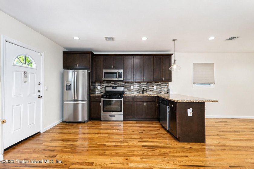 WELCOME TO 64 CASSIDY PLACE. THIS HOUSE BOASTS THREE FULLY - photo 6