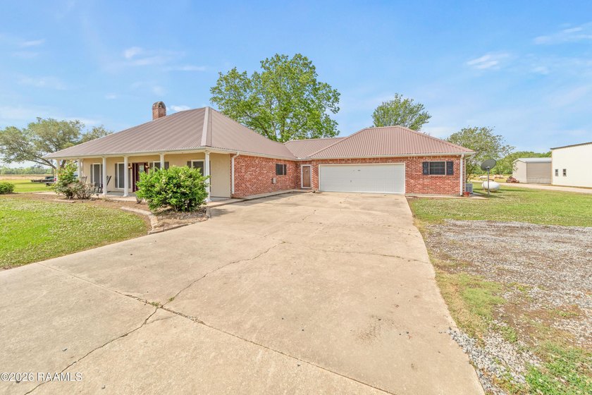 Welcome to country living at its finest in beautiful Breaux - photo 4