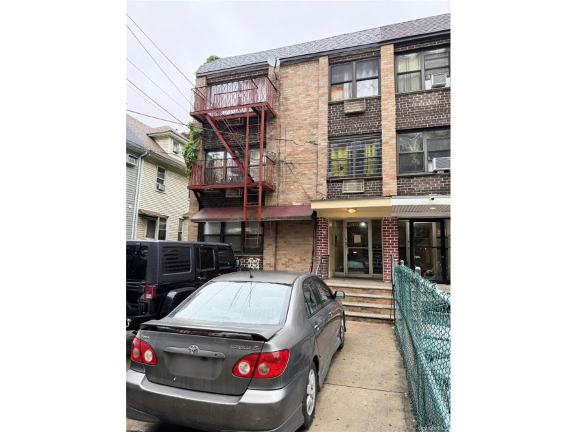 Introducing an Excellent Investment Opportunity in one of - photo 2