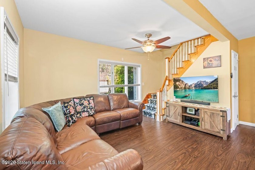 Welcome home to this classic 4-5 bedroom, 2 bath brick Colonial - photo 5