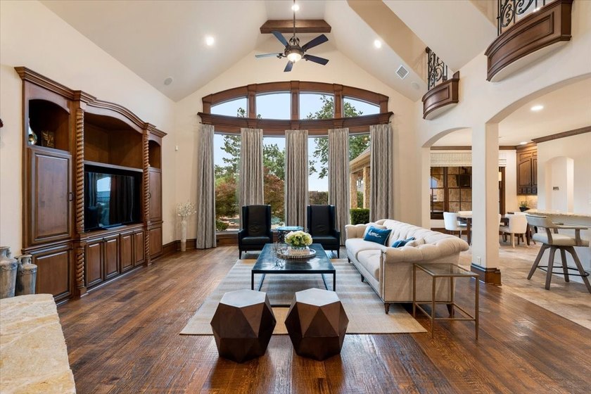 Incredible incentive!**Seller offers 2:1 rate buydown-2% lower - photo 8