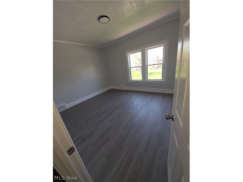 Prime opportunity to add this renovated 5-unit asset to your - photo 2