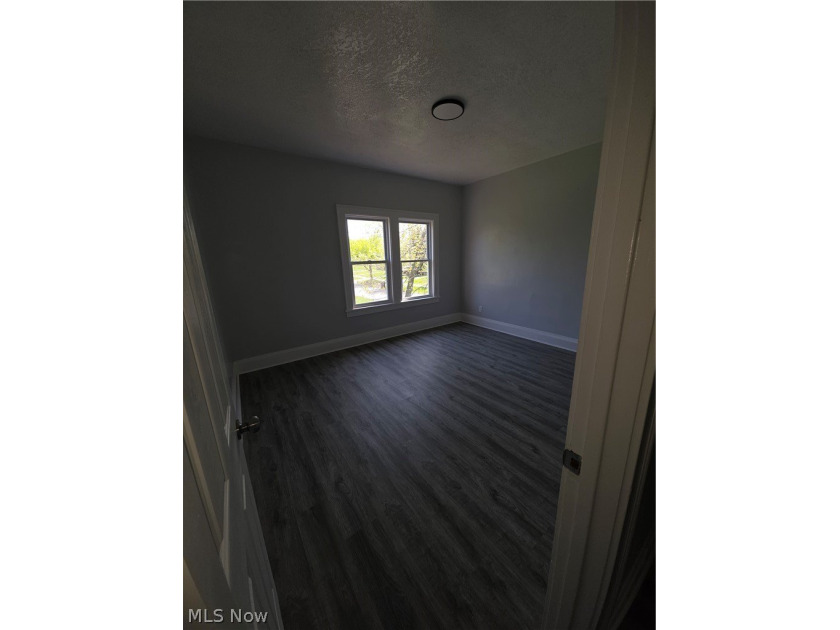 Prime opportunity to add this renovated 5-unit asset to your - photo 5