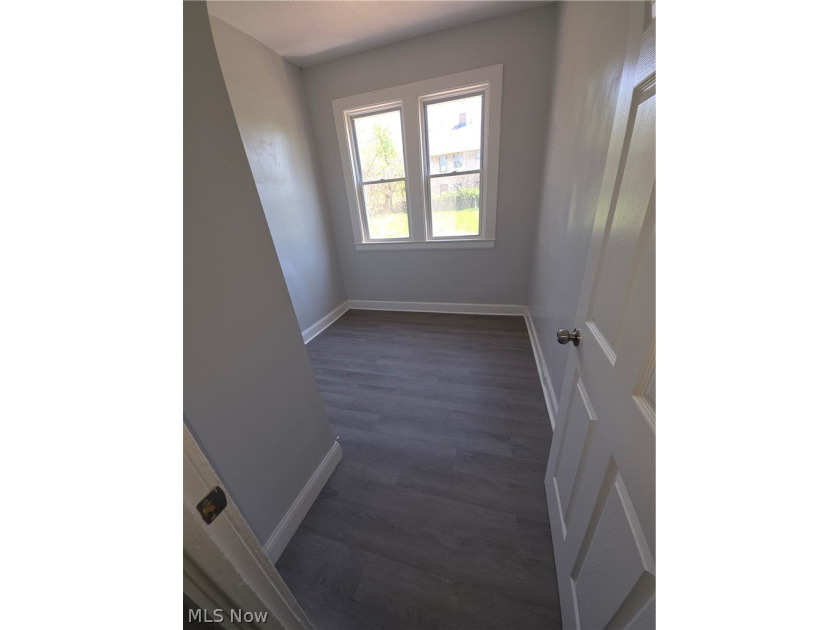 Prime opportunity to add this renovated 5-unit asset to your - photo 8