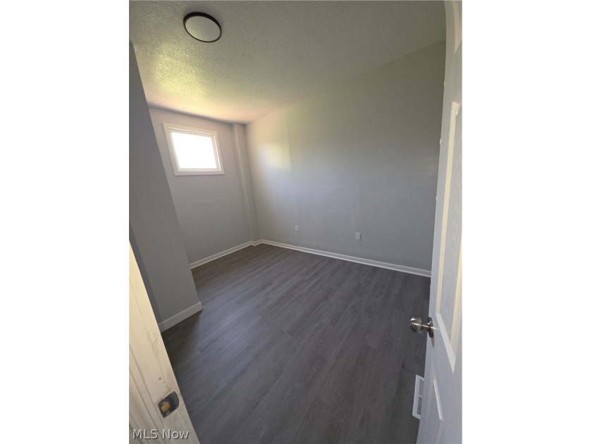 Prime opportunity to add this renovated 5-unit asset to your - photo 9