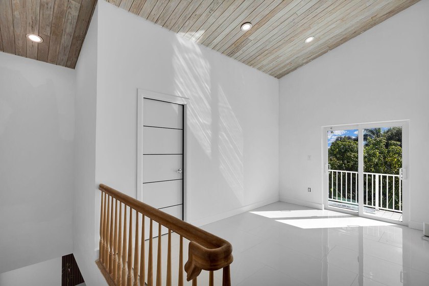 Extensively renovated CBS pool home in desirable Duck Key - photo 22