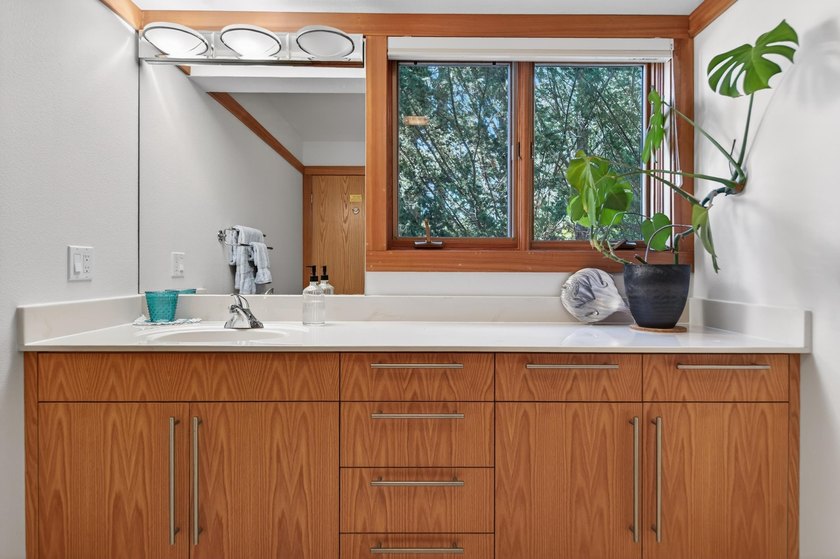 Architectural beauty meets Frank Lloyd Wright inspired design in - photo 26