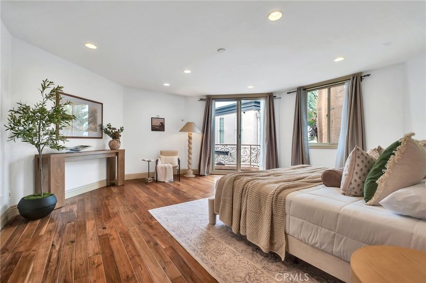 1105 Manhattan - photo 11