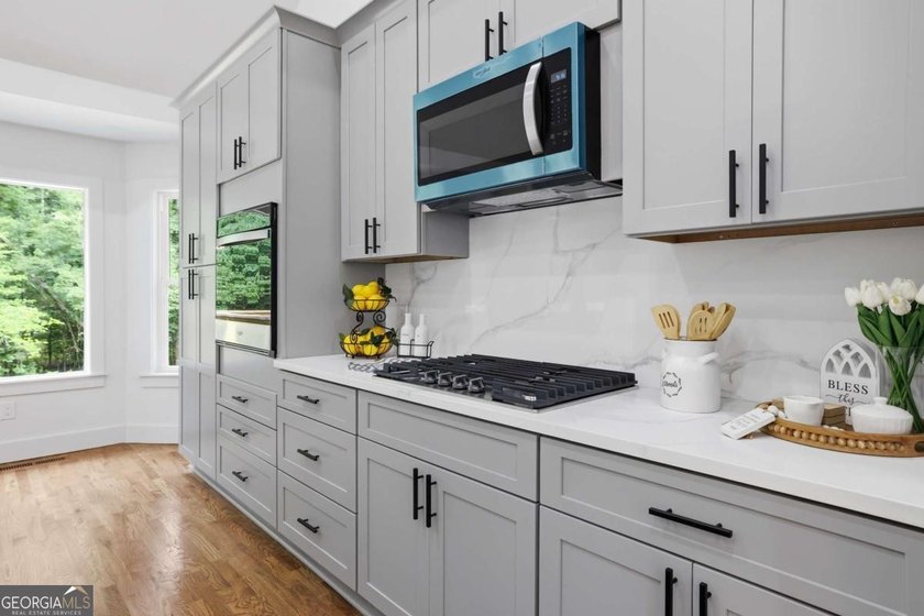 Completely renovated and move-in ready, this beautifully updated - photo 7