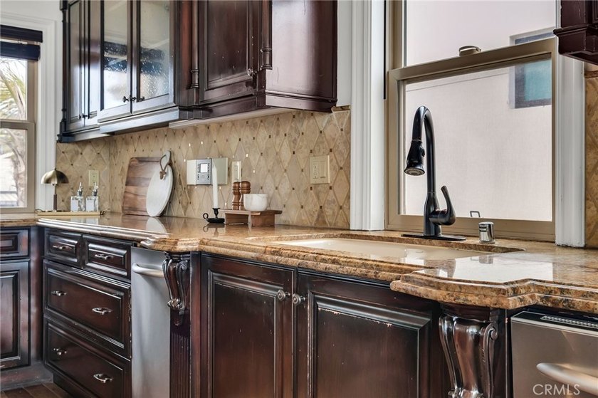 1105 Manhattan - photo 35