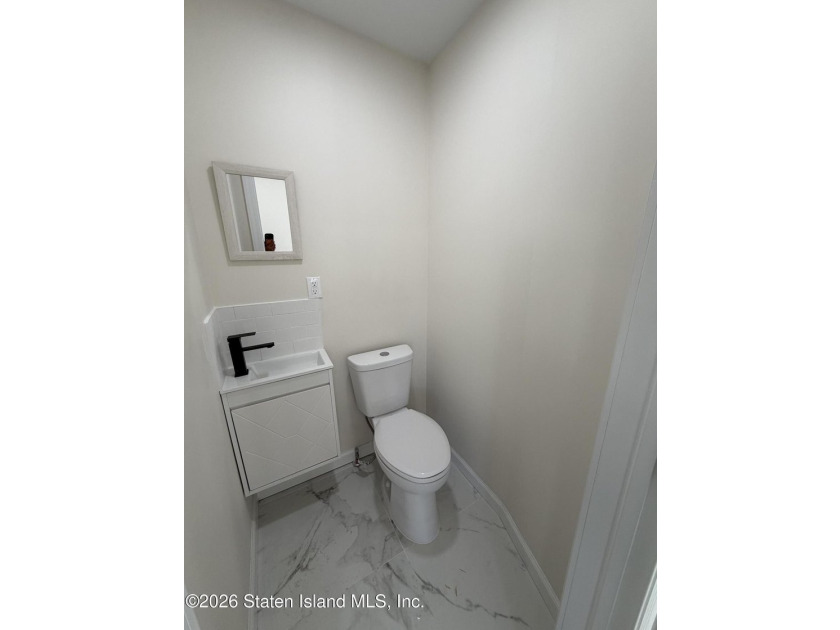 Renovated, modern open layout, great location in Silver lake - photo 6
