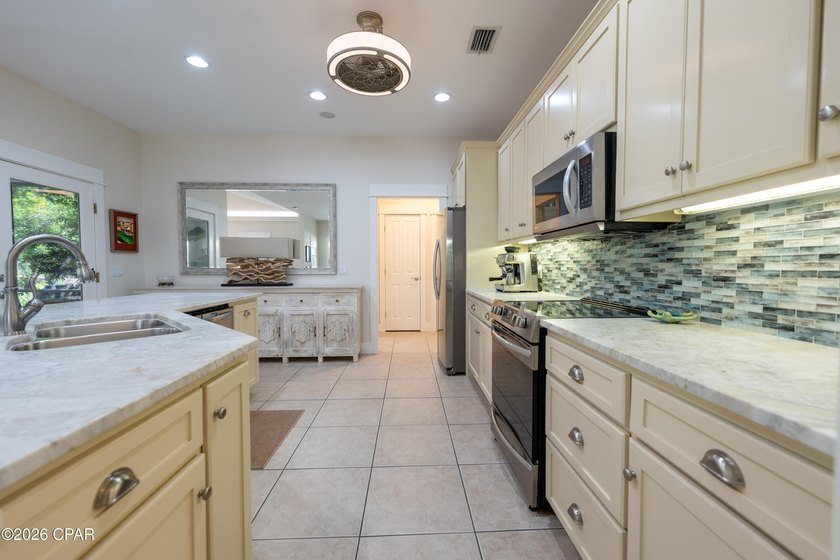 3BR/2.5BA home in Martinique in Panama City Beach. Extensive - photo 13