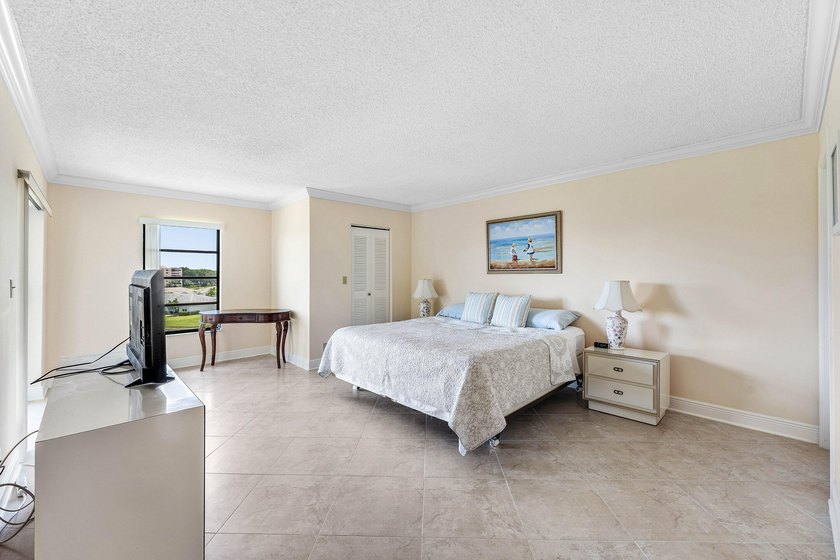 Welcome to a beautiful 2-bedroom, 2-bathroom condo located at - photo 21