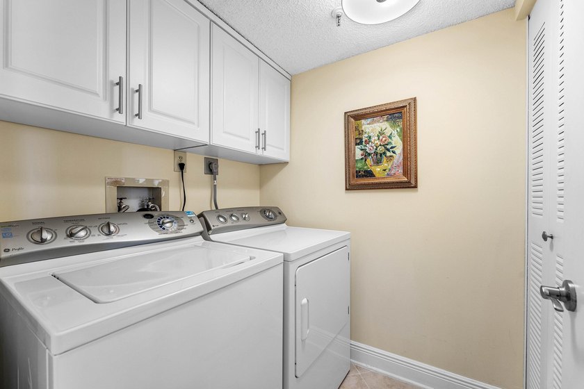 Welcome to a beautiful 2-bedroom, 2-bathroom condo located at - photo 22