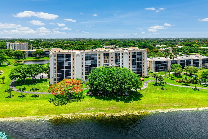 Welcome to a beautiful 2-bedroom, 2-bathroom condo located at - photo 26