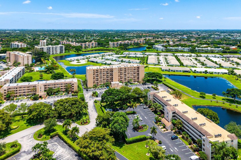 Welcome to a beautiful 2-bedroom, 2-bathroom condo located at - photo 30