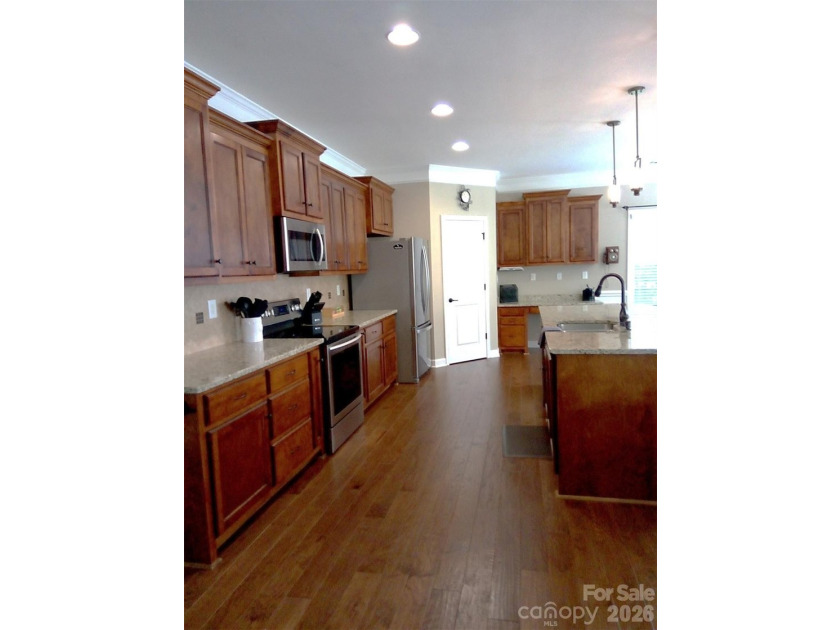 If you've been searching for a custom home, all on one level - photo 5