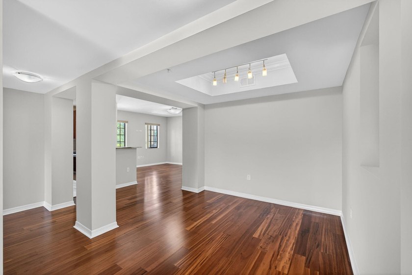 LIKE NEW | UPDATED | MOVE-IN READY | 3-BR, 3-BA PLUS DEN - - photo 13