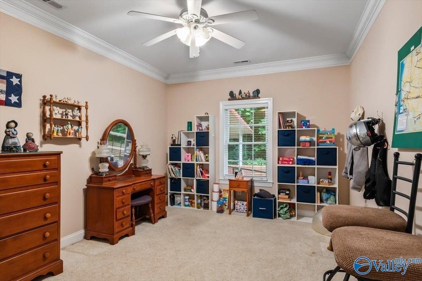 Southern Charm house w/large covered patio &amp; balcony w/views of - photo 27