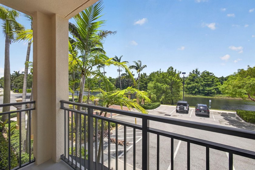 LIKE NEW | UPDATED | MOVE-IN READY | 3-BR, 3-BA PLUS DEN - - photo 28