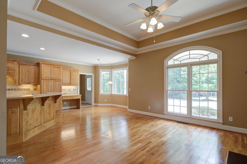 Lake living without the million dollar price tag! This one - photo 3