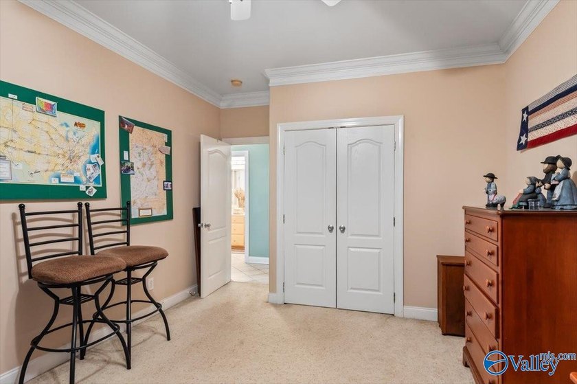 Southern Charm house w/large covered patio &amp; balcony w/views of - photo 36