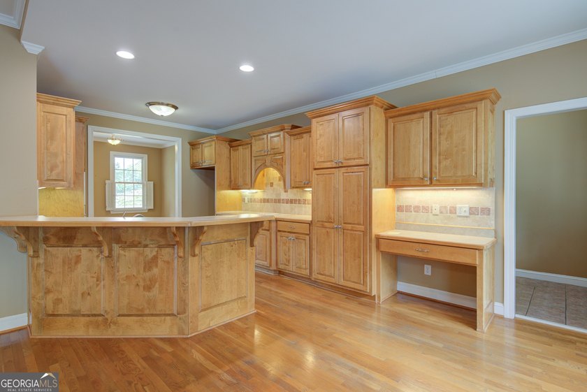 Lake living without the million dollar price tag! This one - photo 7