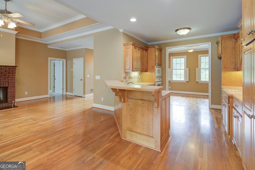 Lake living without the million dollar price tag! This one - photo 8