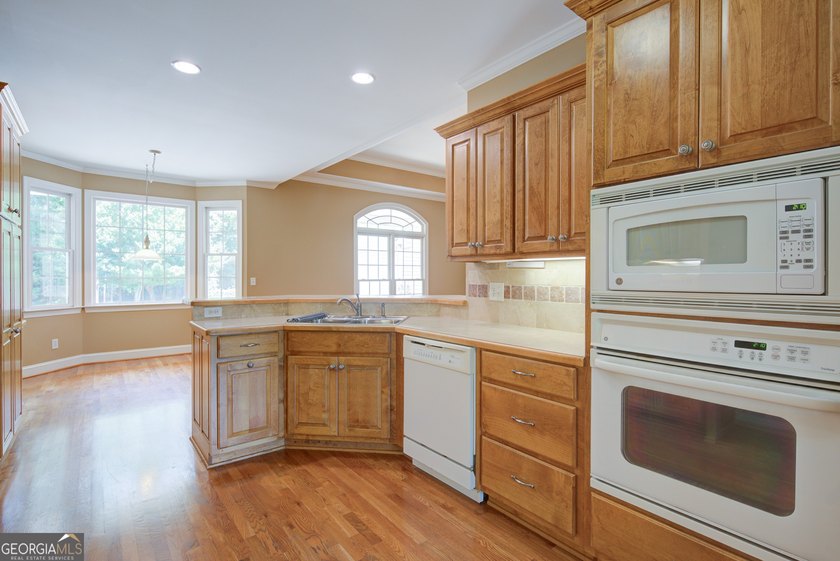 Lake living without the million dollar price tag! This one - photo 10