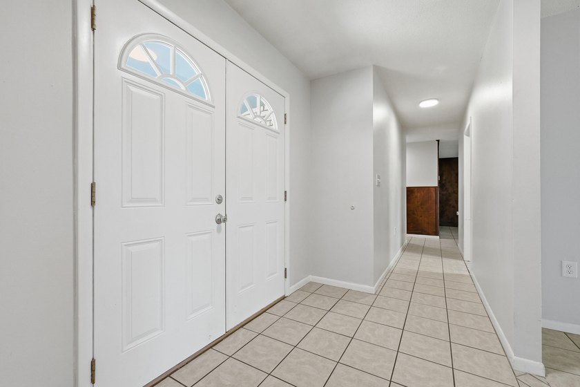 Spacious 3-Bedroom, 2-Bath All-Brick Home in Desirable Palm - photo 10