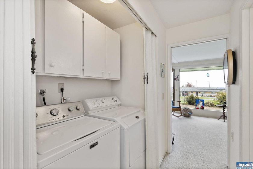 Welcome to easy convenient living in the heart of beautiful - photo 17