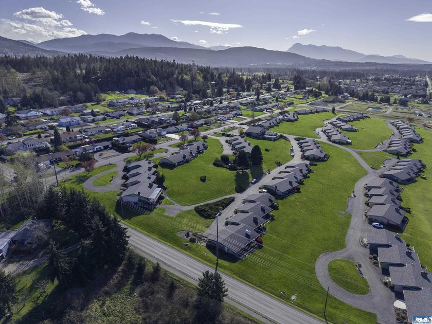 Welcome to easy convenient living in the heart of beautiful - photo 42