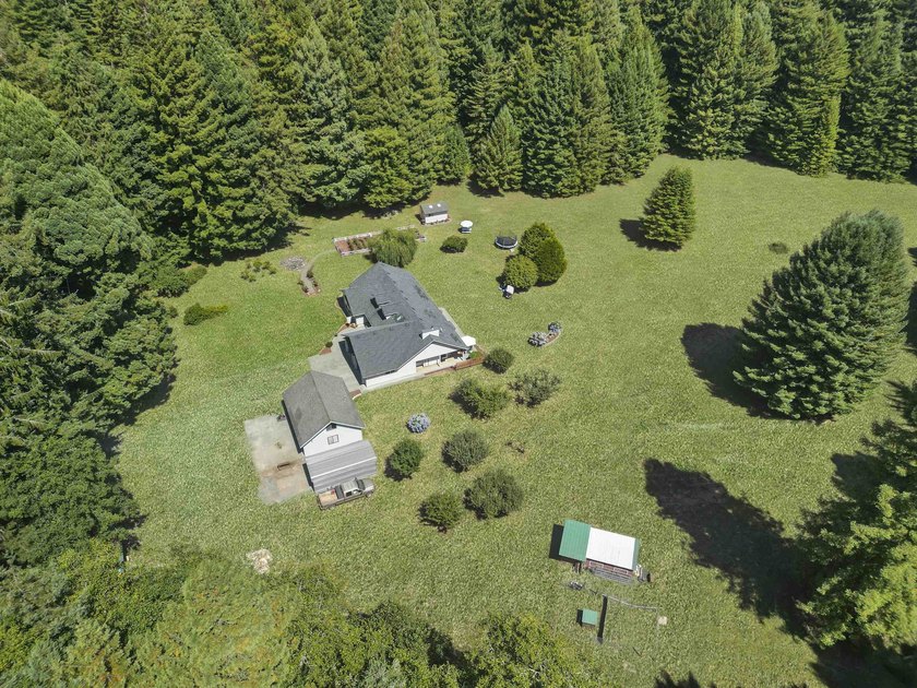 Tucked away at the end of Boomers Lane, a custom-built 1994 home - photo 50