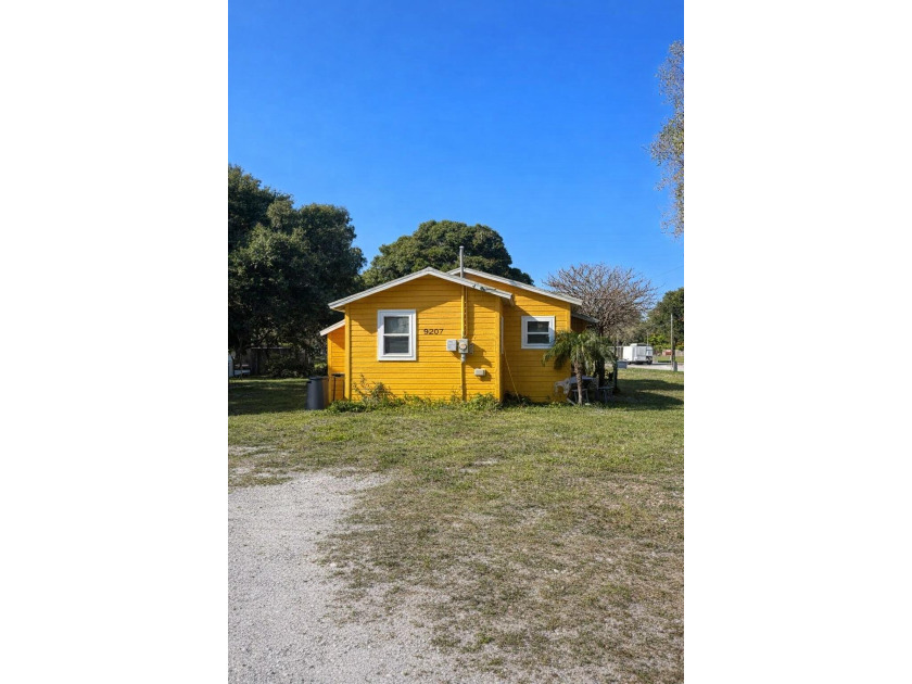 Excellent investment opportunity in Fort Pierce! This property - photo 2