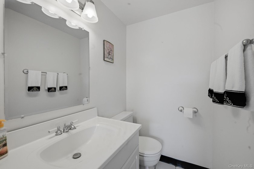 Spacious and seldom-available 3-bedroom, 1.5 bath duplex co-op - photo 8